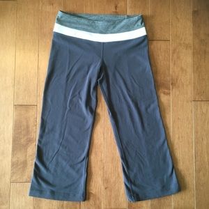 Lululemon reversible capris